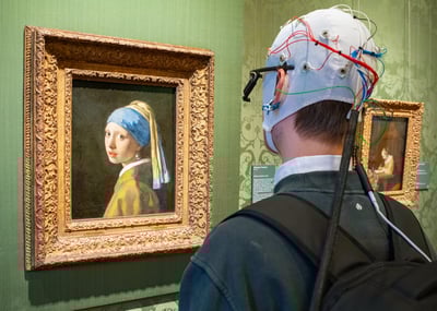 02_Mauritshuis_Neuro-onderzoek_op_zaal_bij_meisje